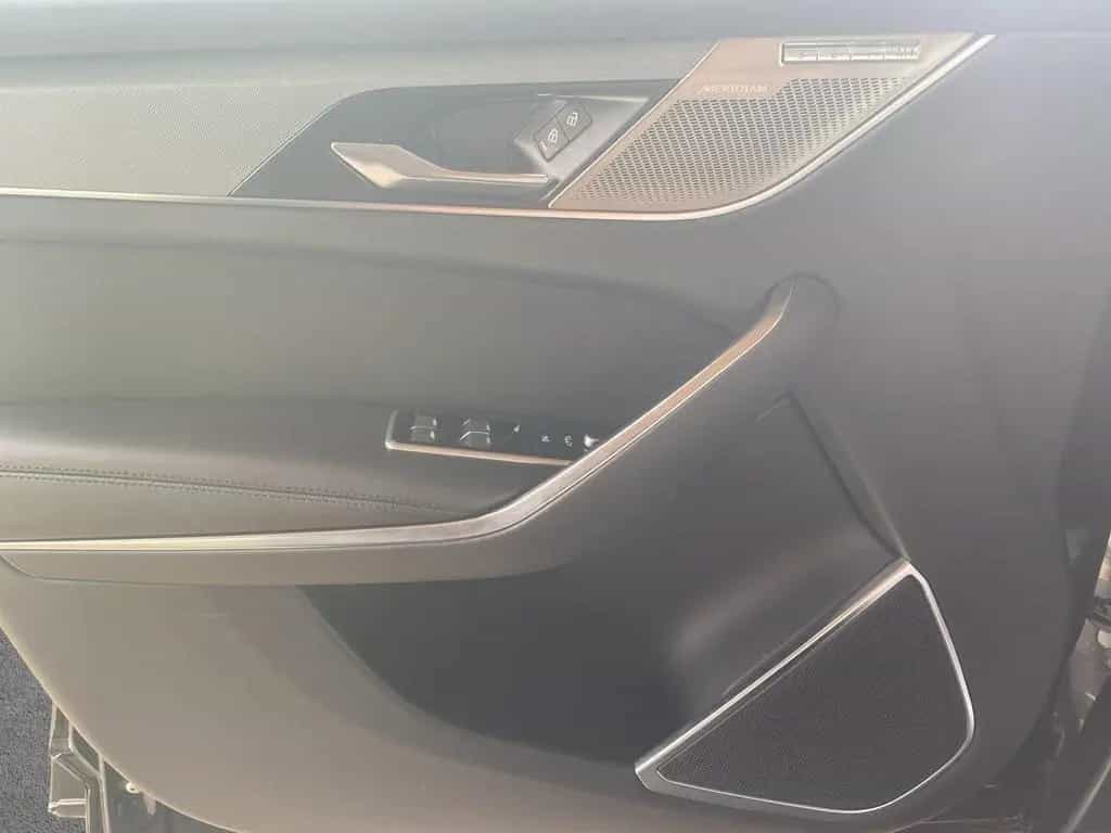 Jaguar F-Pace / P550 SVR ACC+AHK+LED+Navi+SD+SHZ+360+LM 05/2022-photo-16