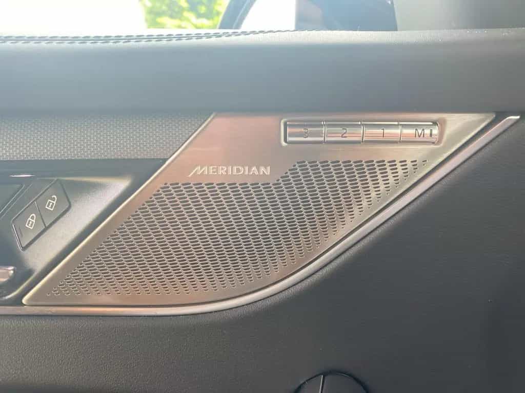 Jaguar F-Pace / P550 SVR ACC+AHK+LED+Navi+SD+SHZ+360+LM 05/2022-photo-17