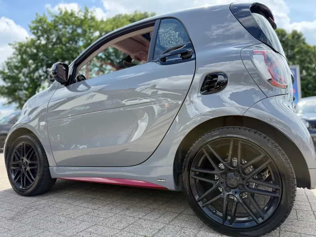 Smart ForTwo BRABUS*PANORAMA*JBL*KAMERA*TAILOR-MADE* 10/2017-photo-28