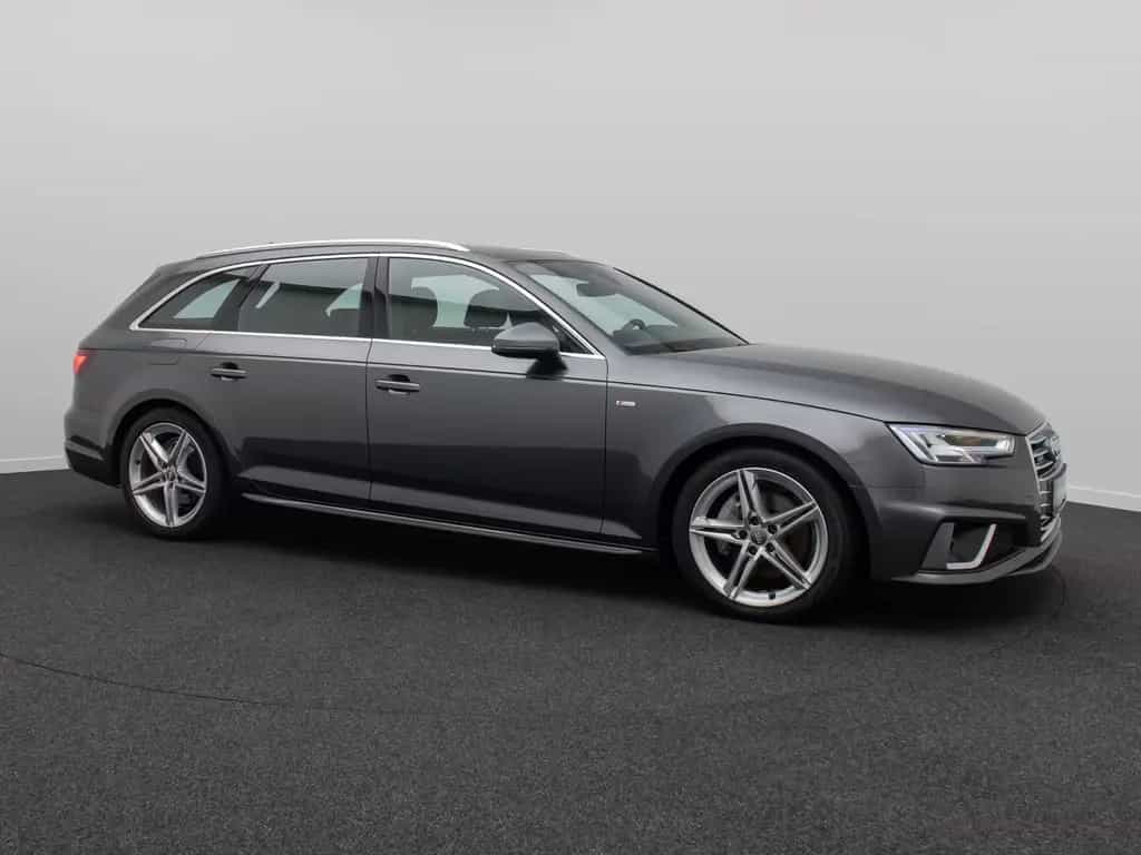 Audi A4 quattro SLine Kamera DAB Massage Panorama 18" 01/2019-photo-3
