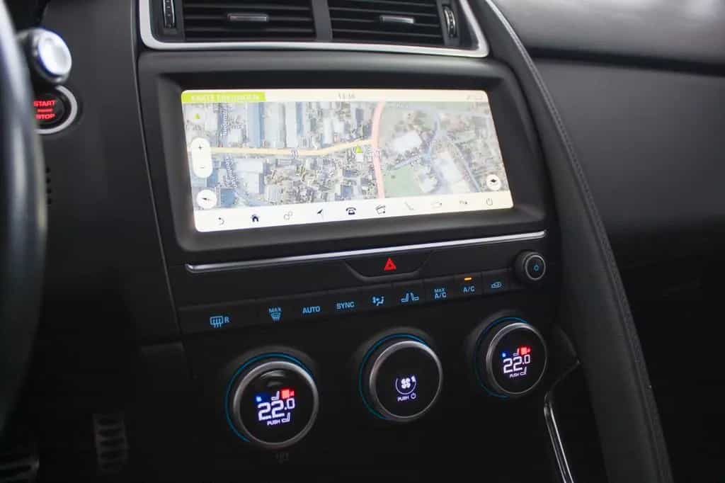 Jaguar E-Pace D150 AWD R-Dynamik Pano Kamera 2.Hd 08/2019-photo-16