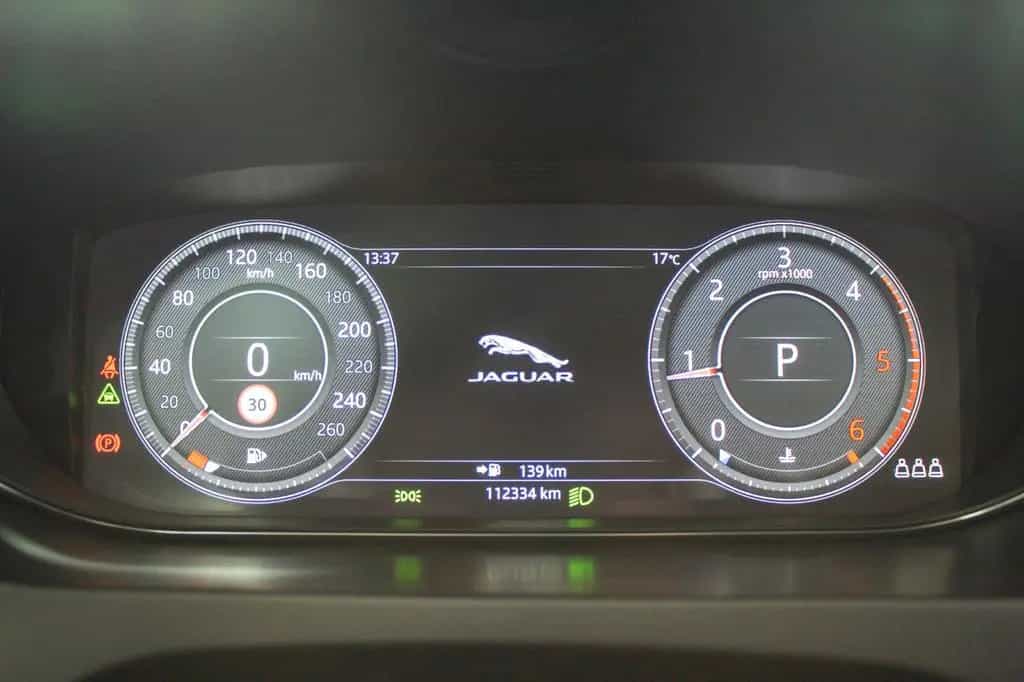 Jaguar E-Pace D150 AWD R-Dynamik Pano Kamera 2.Hd 08/2019-photo-18