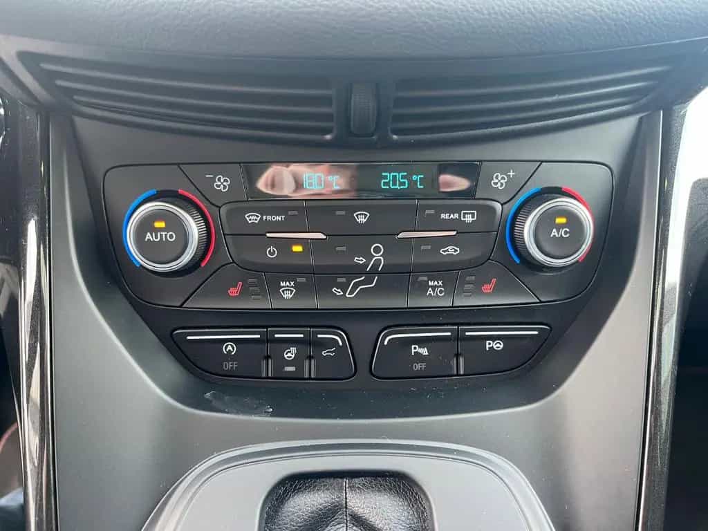 Ford Kuga ST-Line Xenon+Glasdach+AHK+Navigation 11/2017-photo-12