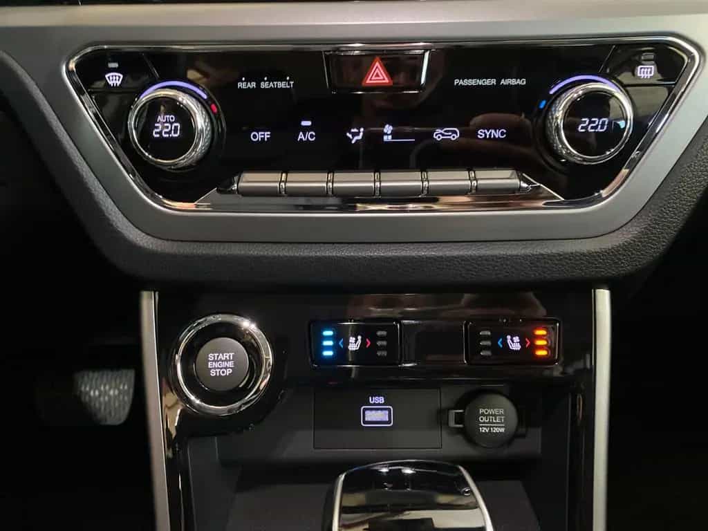 Ssangyong Korando Sapphire AT 2WD+Leder+LED+ACC+NAVI 01/2022-photo-24