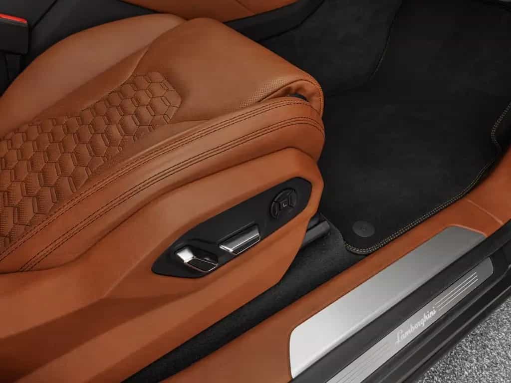 Lamborghini Urus 06/2022-photo-13