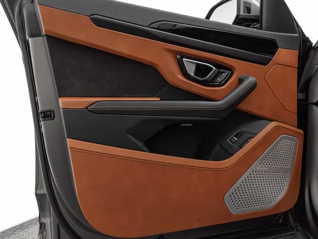 Lamborghini Urus 06/2022-photo-17