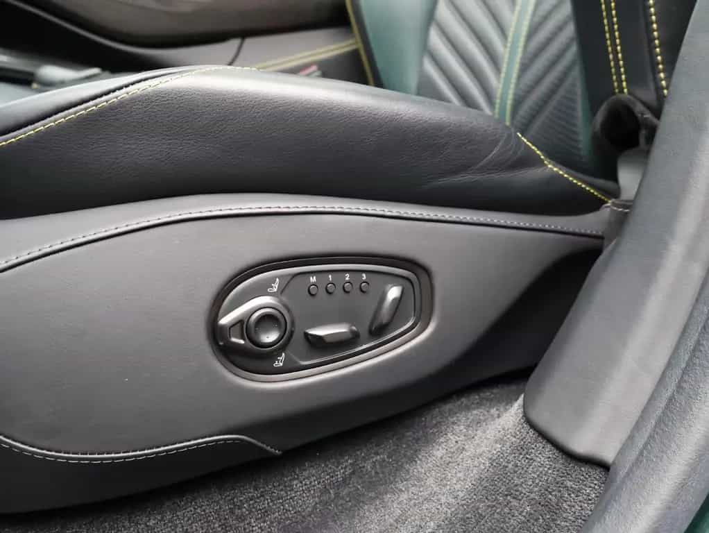 Aston Martin DBX 4.0 V8 DBX 707 01/2024-photo-11