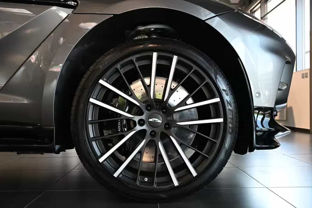 Aston Martin DBX 707/Magnetic Silver/Bowers&Wilkins/Garantie 06/2026-photo-12