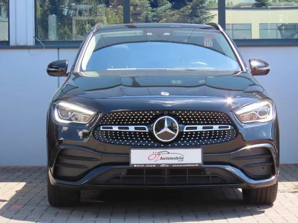Mercedes-Benz GLA 220 d Autom. Memory Panorama 360° Standheiz. 06/2023-photo-1