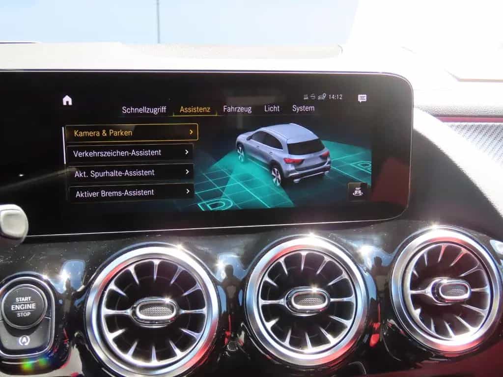 Mercedes-Benz GLA 220 d Autom. Memory Panorama 360° Standheiz. 06/2023-photo-30