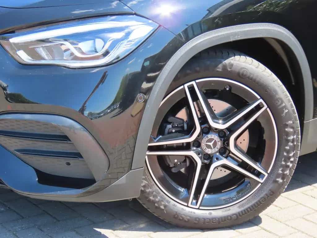 Mercedes-Benz GLA 220 d Autom. Memory Panorama 360° Standheiz. 06/2023-photo-5