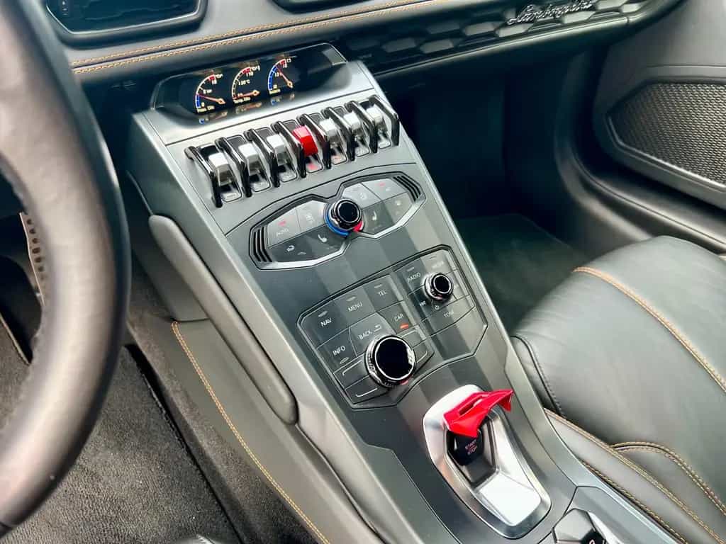 Lamborghini Huracán LP610-4 Coupé 02/2015-photo-16