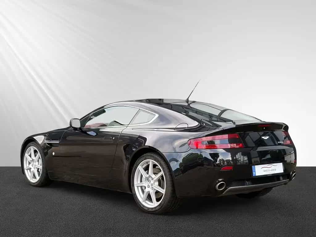 Aston Martin V8 Vantage 4.3l/Schalter/BRD/2. Hand/Scheckheft 07/2006-photo-2