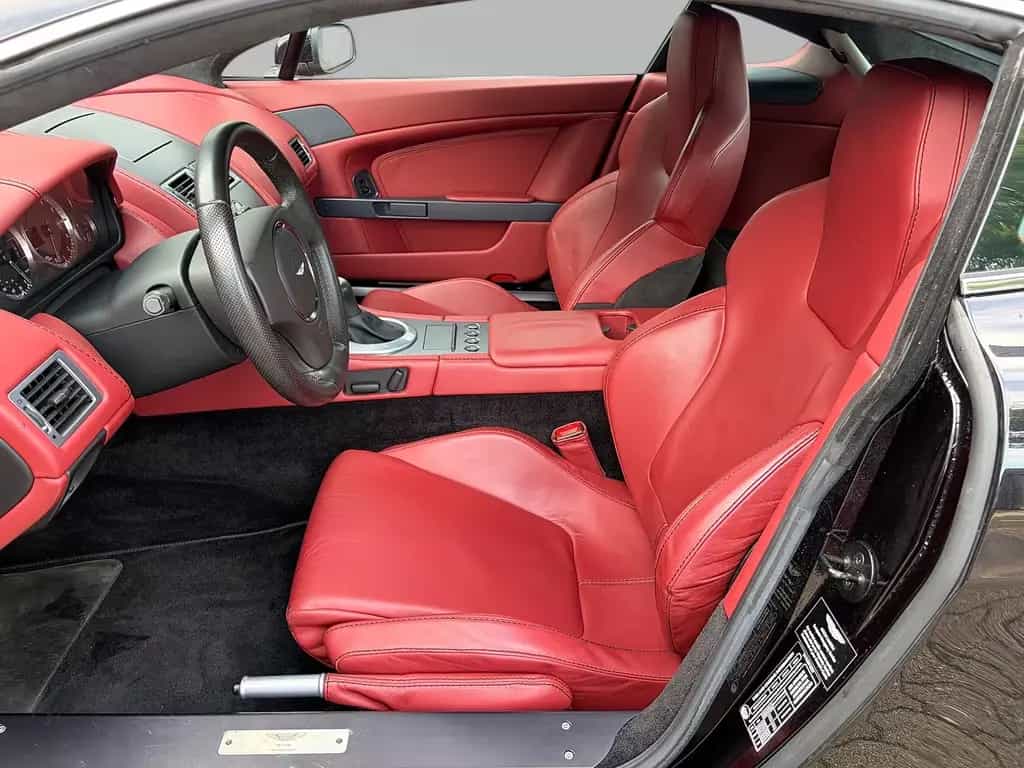 Aston Martin V8 Vantage 4.3l/Schalter/BRD/2. Hand/Scheckheft 07/2006-photo-7