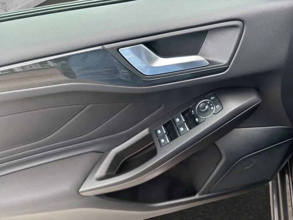 Ford Focus ST-Line Turnier Aut.*ACC*KAM*NAVI*LED*WINT 09/2025-photo-16