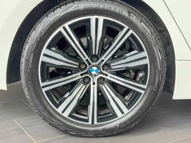 BMW 318 i Touring SHZ+Widescreen+Navi+Klimaautom 01/2023-photo-4