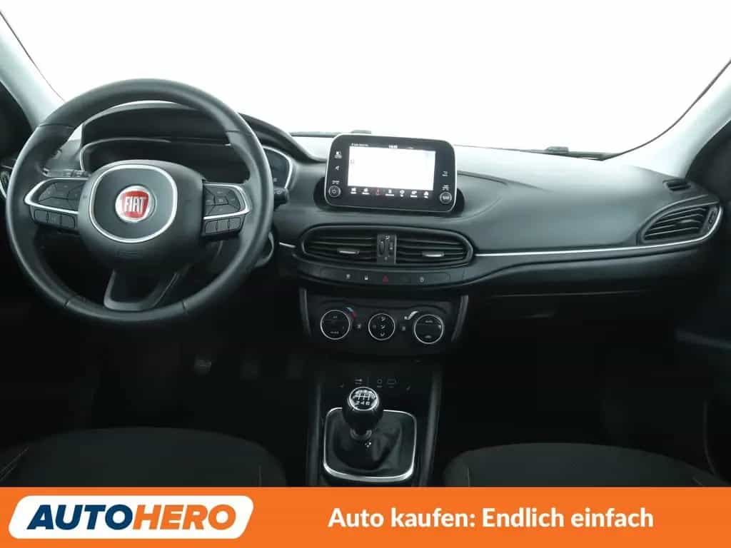 Fiat Tipo 1.4 Turbo Lounge *NAVI*TEMPO*CAM*PDC*SHZ* 04/2017-photo-11