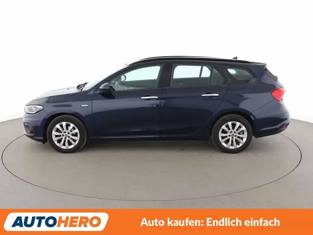 Fiat Tipo 1.4 Turbo Lounge *NAVI*TEMPO*CAM*PDC*SHZ* 04/2017-photo-2