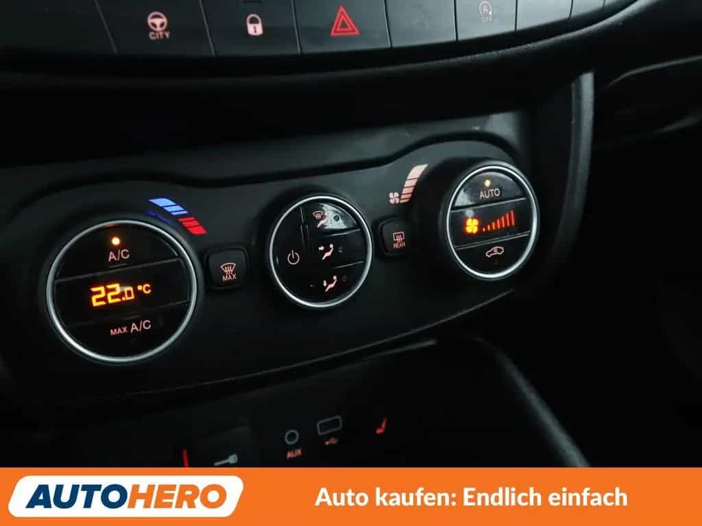 Fiat Tipo 1.4 Turbo Lounge *NAVI*TEMPO*CAM*PDC*SHZ* 04/2017-photo-21