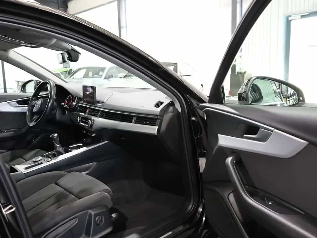 Audi A4 Avant 35 TFSI SPORT / 1.HAND / LED / NAVI+ 09/2019-photo-15