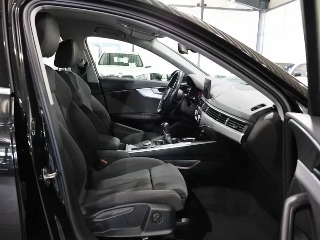 Audi A4 Avant 35 TFSI SPORT / 1.HAND / LED / NAVI+ 09/2019-photo-16
