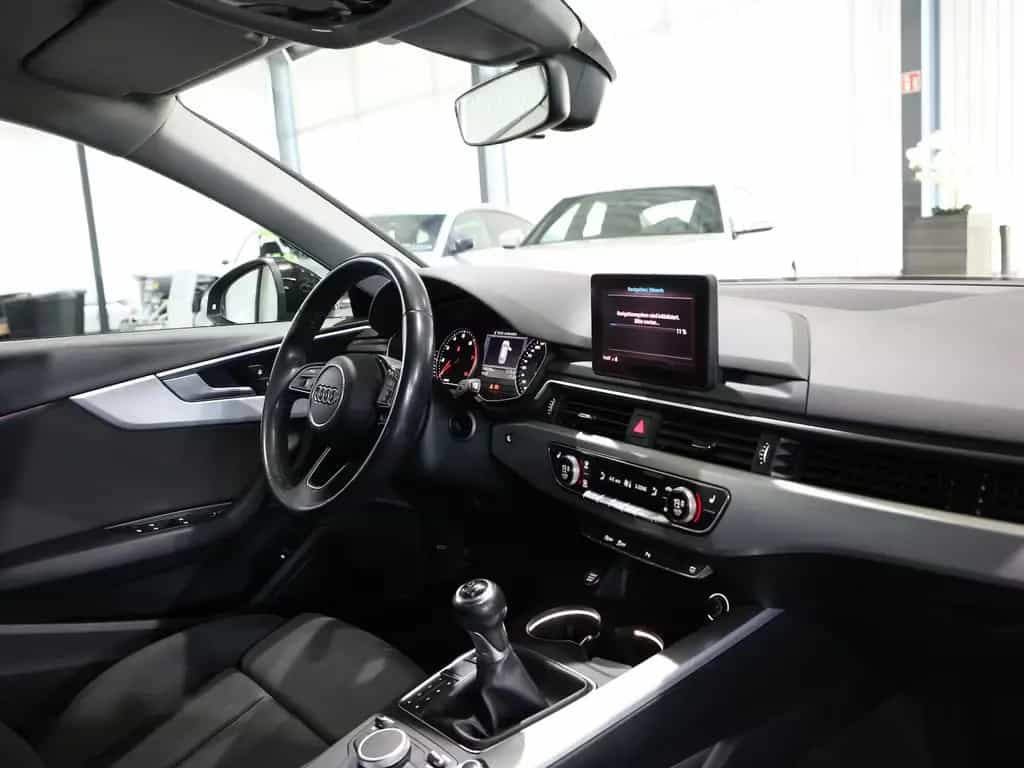 Audi A4 Avant 35 TFSI SPORT / 1.HAND / LED / NAVI+ 09/2019-photo-17