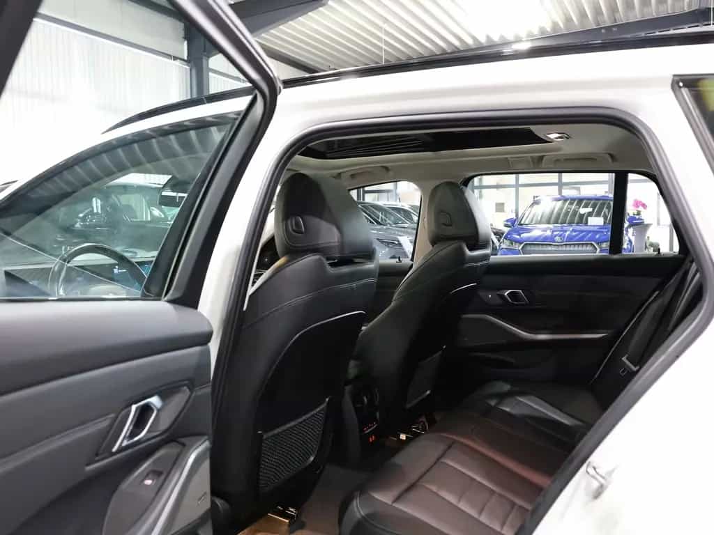 BMW 320 d Touring SPORT / CURVED+HEAD-UP / PANORAMA 02/2023-photo-14