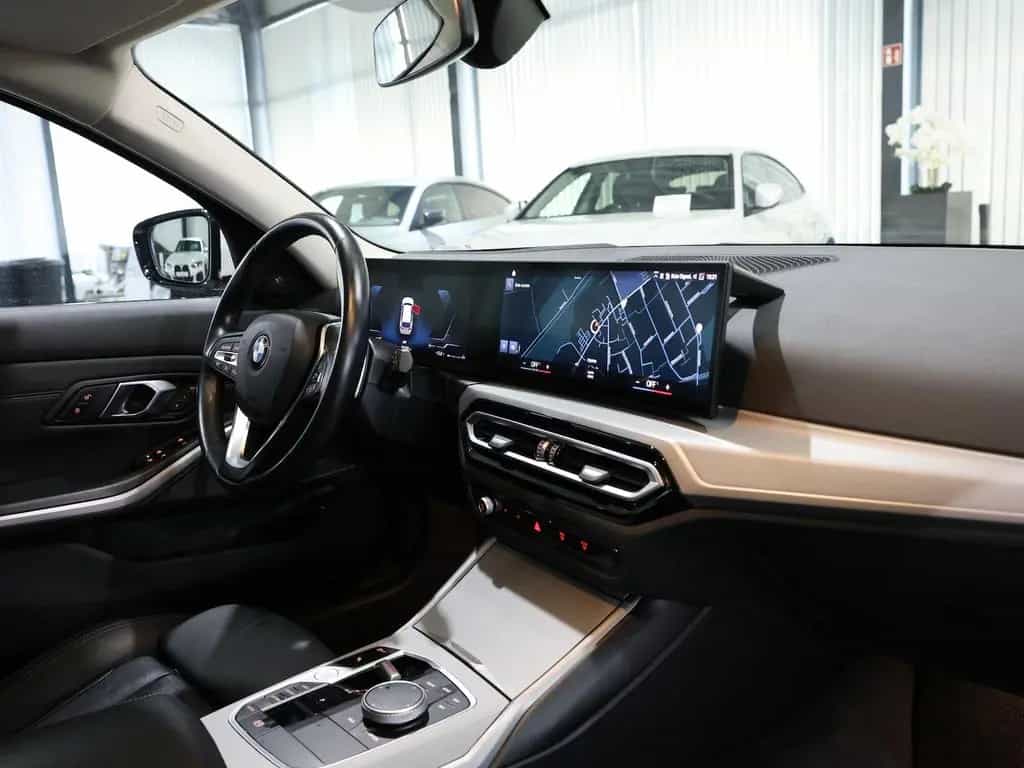 BMW 320 d Touring SPORT / CURVED+HEAD-UP / PANORAMA 02/2023-photo-18