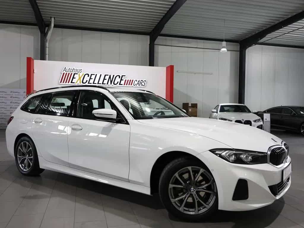 BMW 320 d Touring SPORT / CURVED+HEAD-UP / PANORAMA 02/2023-photo-2