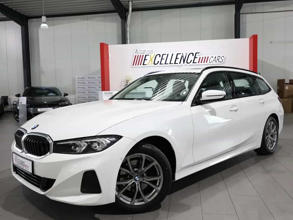 BMW 320 d Touring SPORT / CURVED+HEAD-UP / PANORAMA 02/2023-photo-4