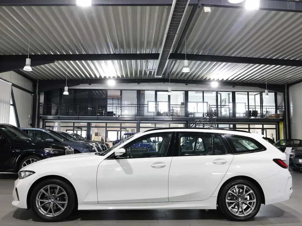 BMW 320 d Touring SPORT / CURVED+HEAD-UP / PANORAMA 02/2023-photo-7