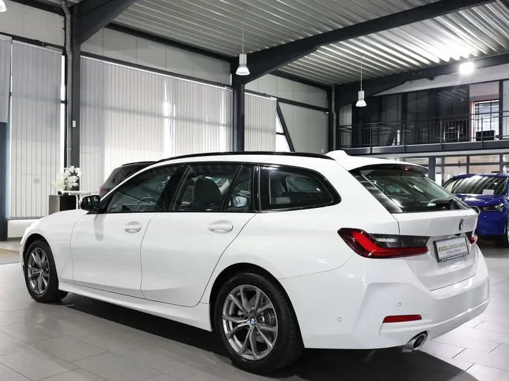 BMW 320 d Touring SPORT / CURVED+HEAD-UP / PANORAMA 02/2023-photo-8
