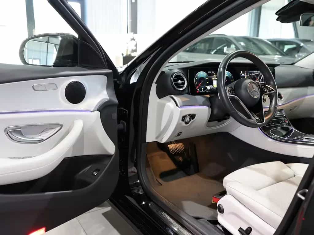 Mercedes-Benz E 220 d T AVANTGARDE-BUSINESS / BLACK & GREY / 03/2022-photo-13