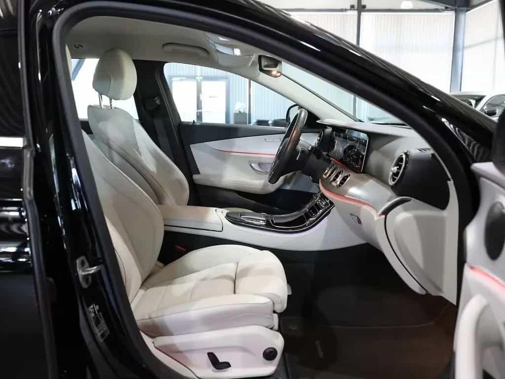 Mercedes-Benz E 220 d T AVANTGARDE-BUSINESS / BLACK & GREY / 03/2022-photo-22