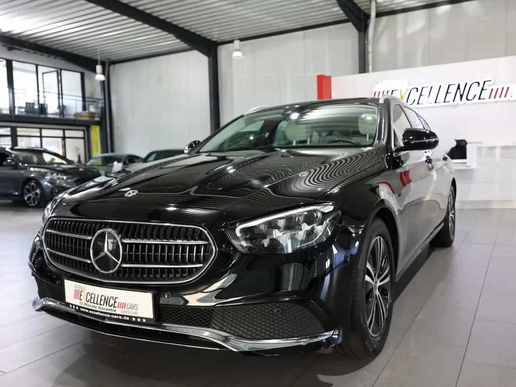 Mercedes-Benz E 220 d T AVANTGARDE-BUSINESS / BLACK & GREY / 03/2022-photo-6