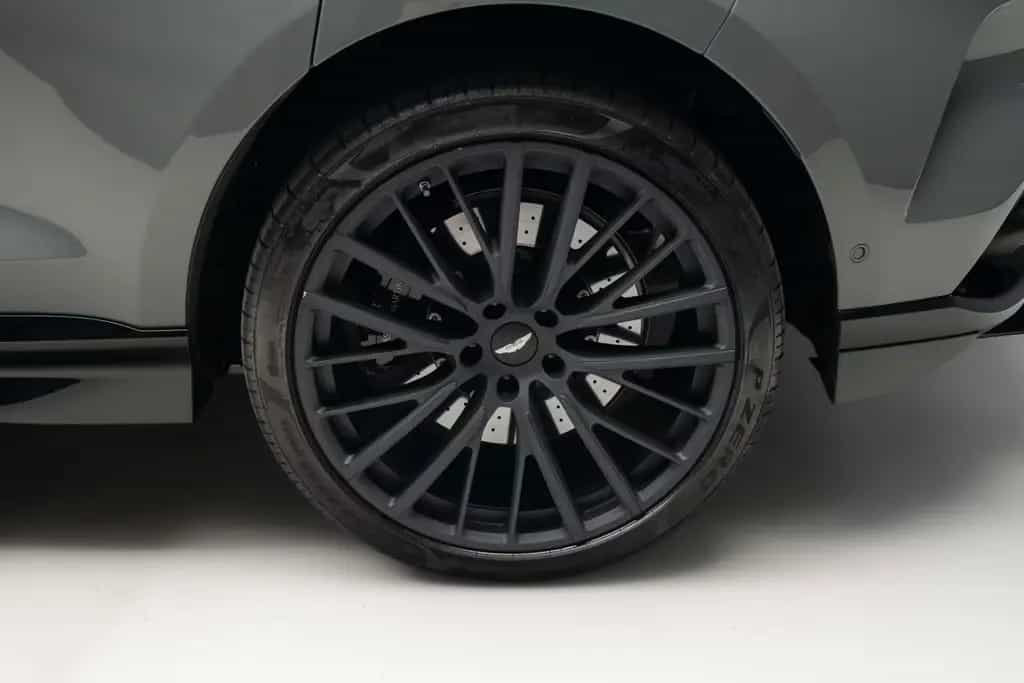 Aston Martin DBX 12/2025-photo-10