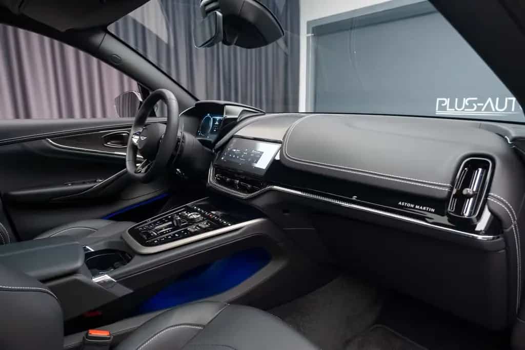 Aston Martin DBX 12/2025-photo-17