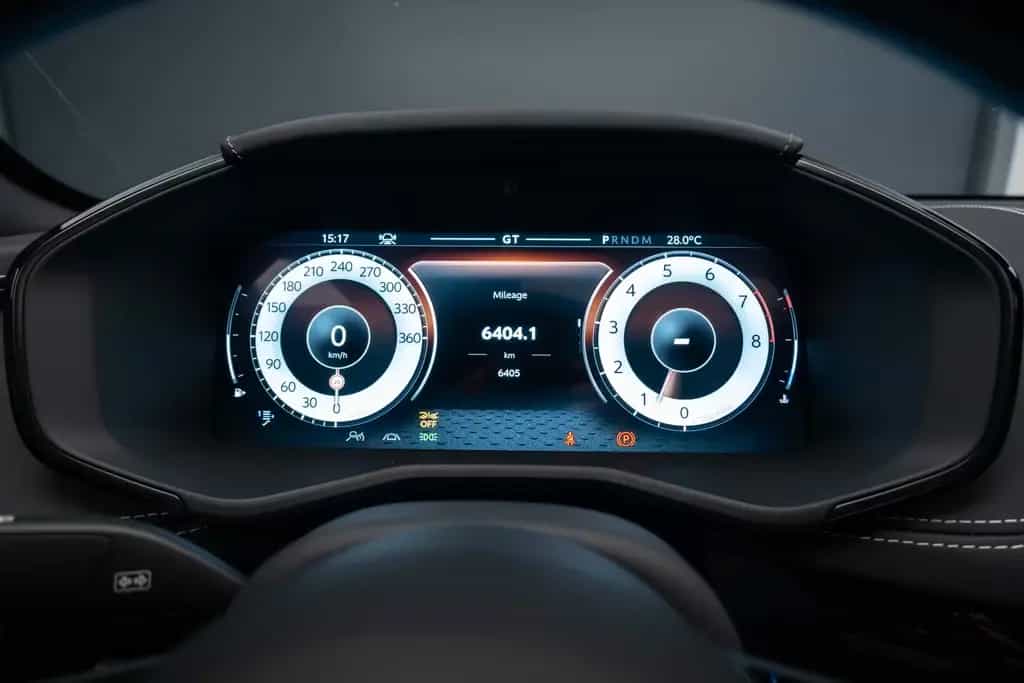 Aston Martin DBX 12/2025-photo-18