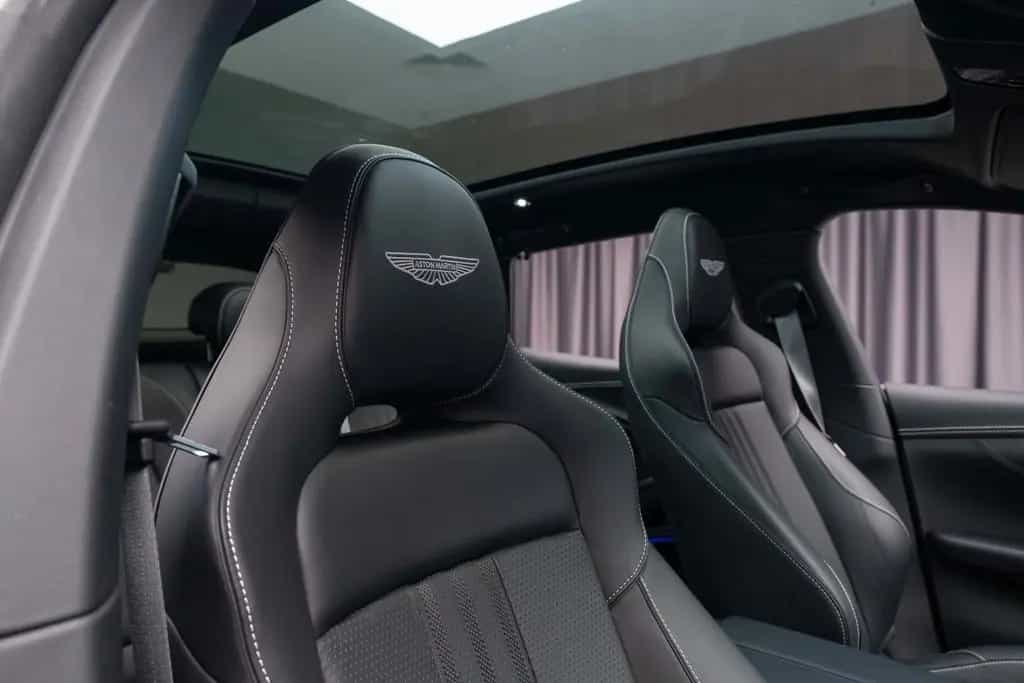 Aston Martin DBX 12/2025-photo-23