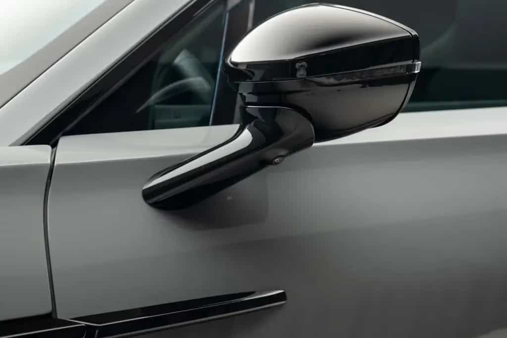 Aston Martin DBX 12/2025-photo-24