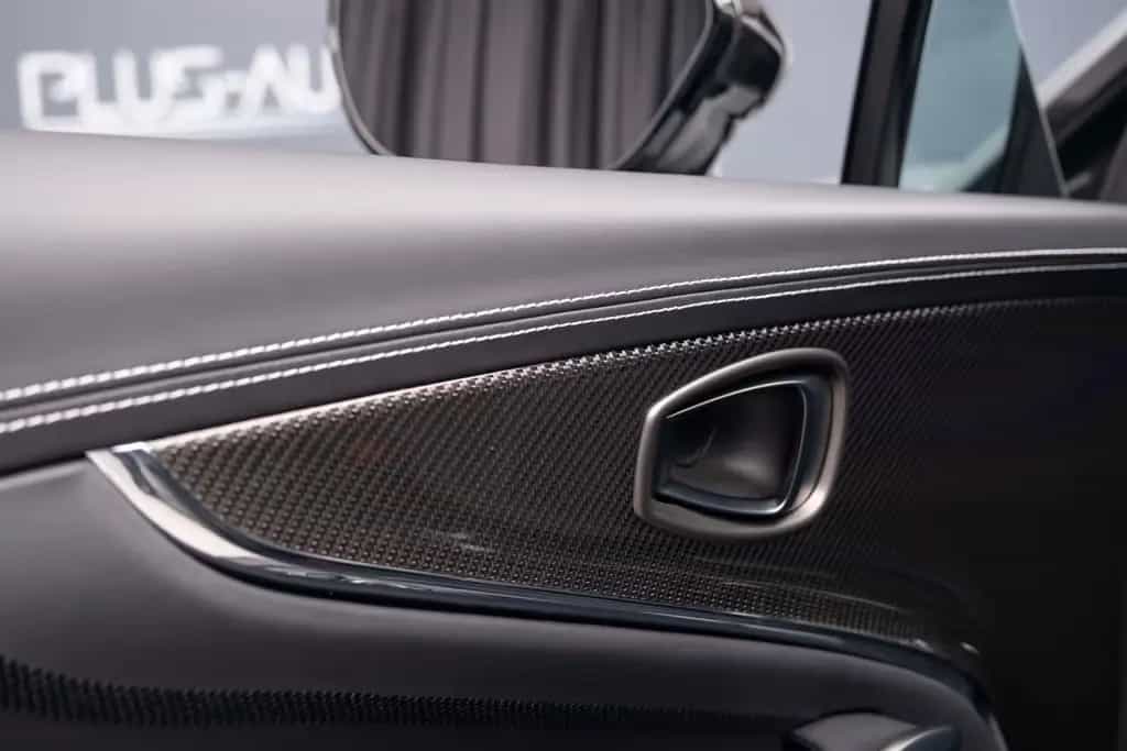 Aston Martin DBX 12/2025-photo-32