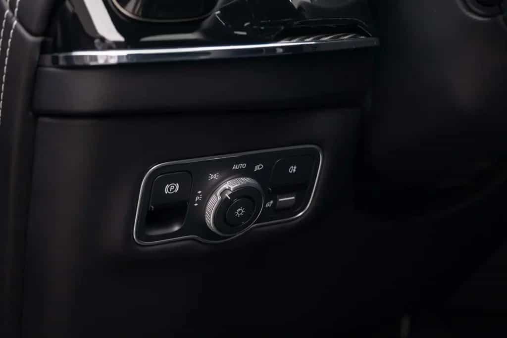 Aston Martin DBX 12/2025-photo-35