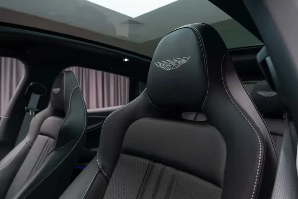 Aston Martin DBX 12/2025-photo-39