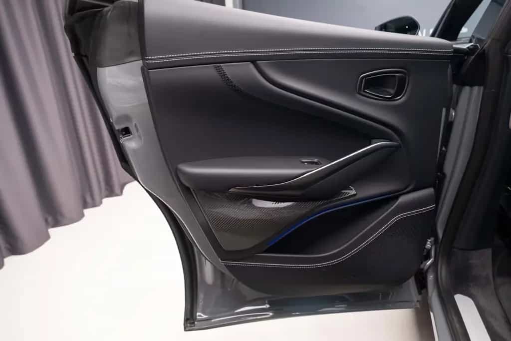 Aston Martin DBX 12/2025-photo-42