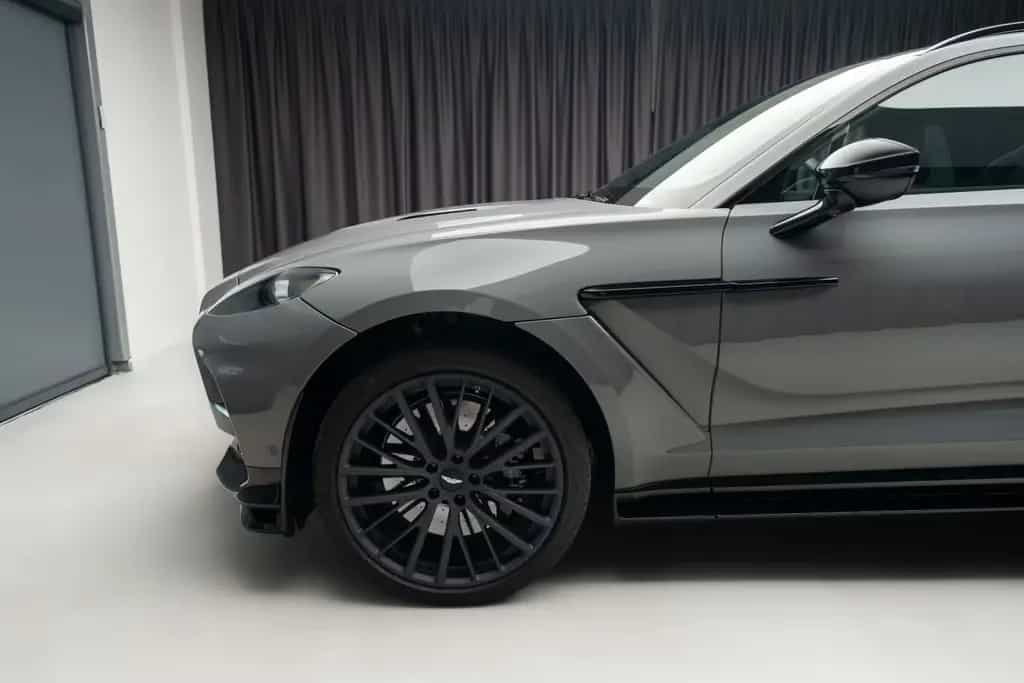 Aston Martin DBX 12/2025-photo-7