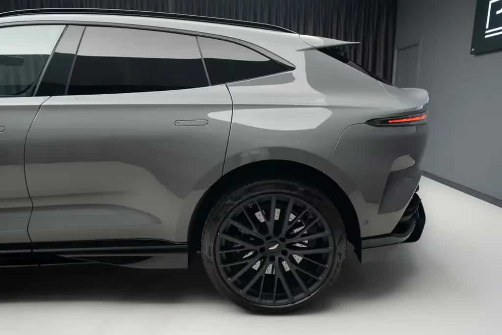 Aston Martin DBX 12/2025-photo-8