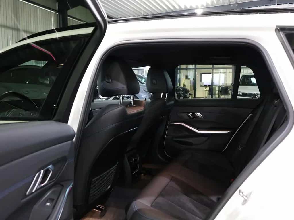 BMW 320 d Touring M-SPORTPAKET SHADOW / CURVED 08/2023-photo-15