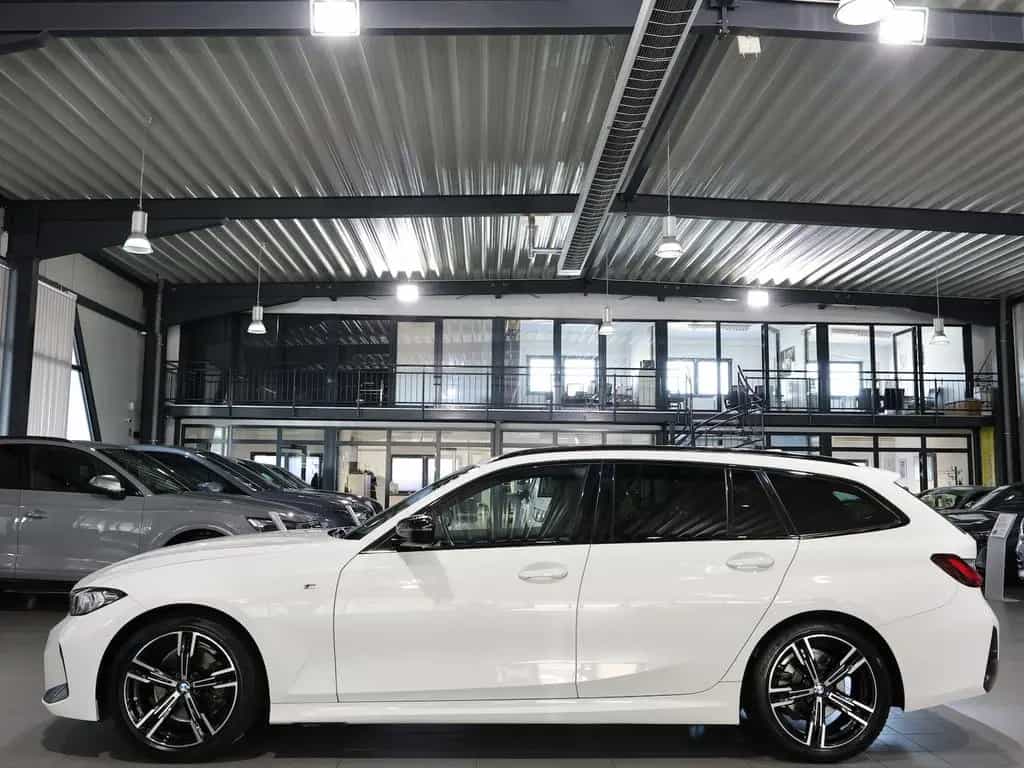 BMW 320 d Touring M-SPORTPAKET SHADOW / CURVED 08/2023-photo-6