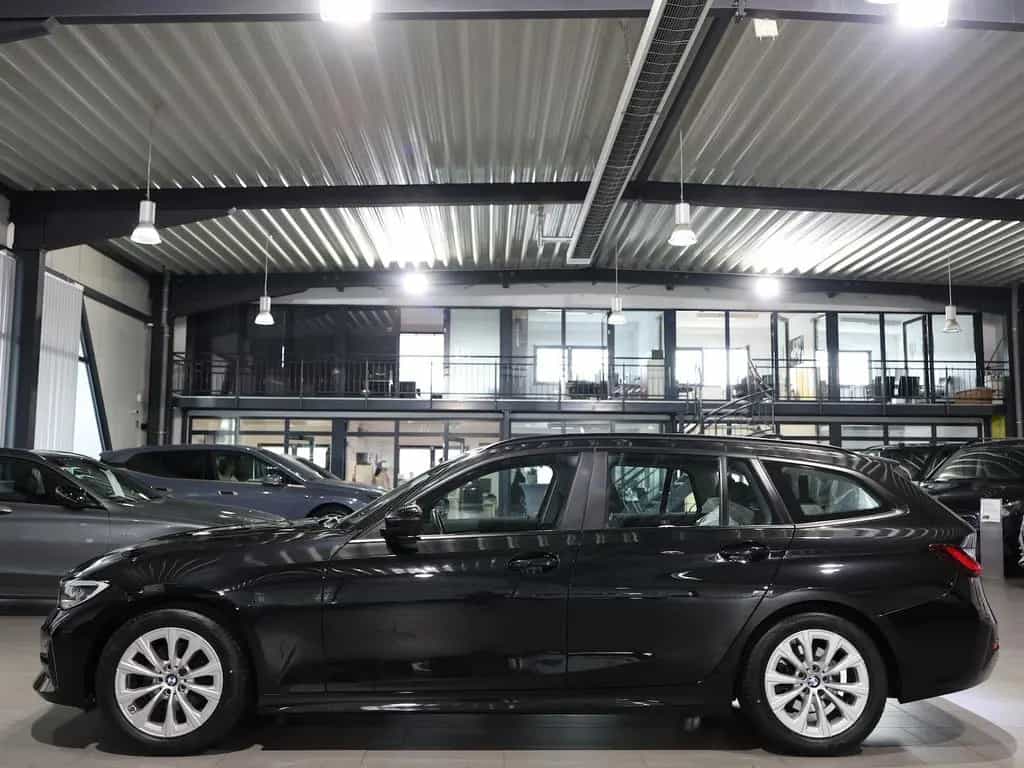 BMW 320 d Touring ADVANTAGE / LASER, LEDER, APPLE 03/2022-photo-6