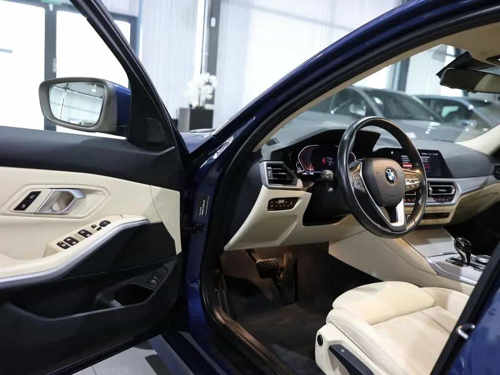 BMW 320 d Touring SPORT BLUE & BEIGE / PANORAMA, LED 02/2022-photo-11